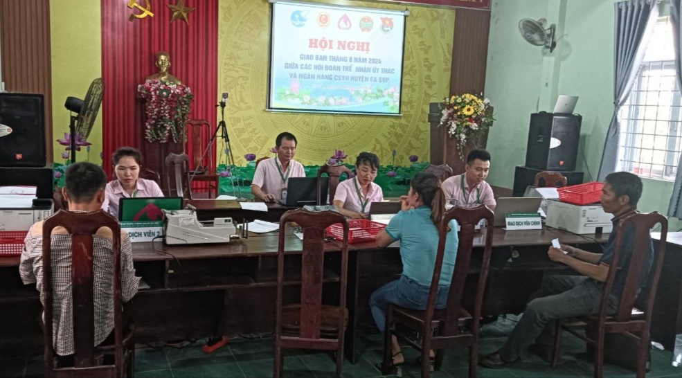 Nổ lực đưa tín dụng chính sách về gần dân